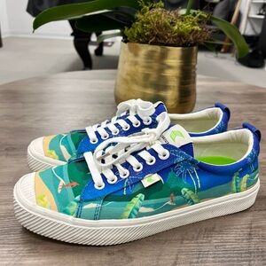 Sneakers Canvas Hawaiian Brand size 10 women’s or 8.5 men’s Almost New